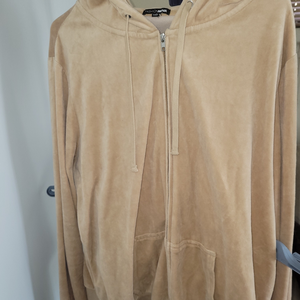 Fashion Nova Tan Zip-Up Hoodie And Pants (Sweatsuit)